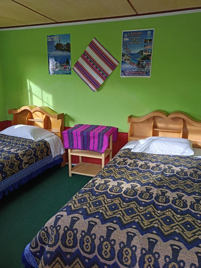 Hotel Taquile Familia Celso Huillanopampa Esterno foto