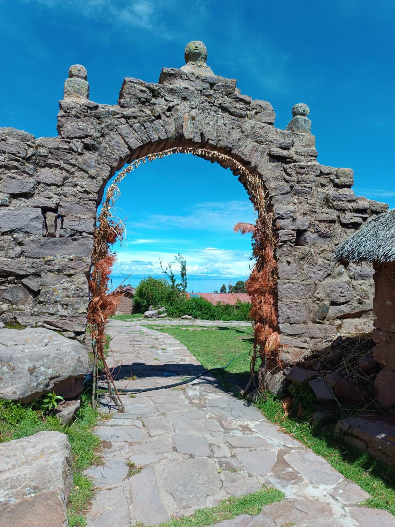 Hotel Taquile Familia Celso Huillanopampa Esterno foto