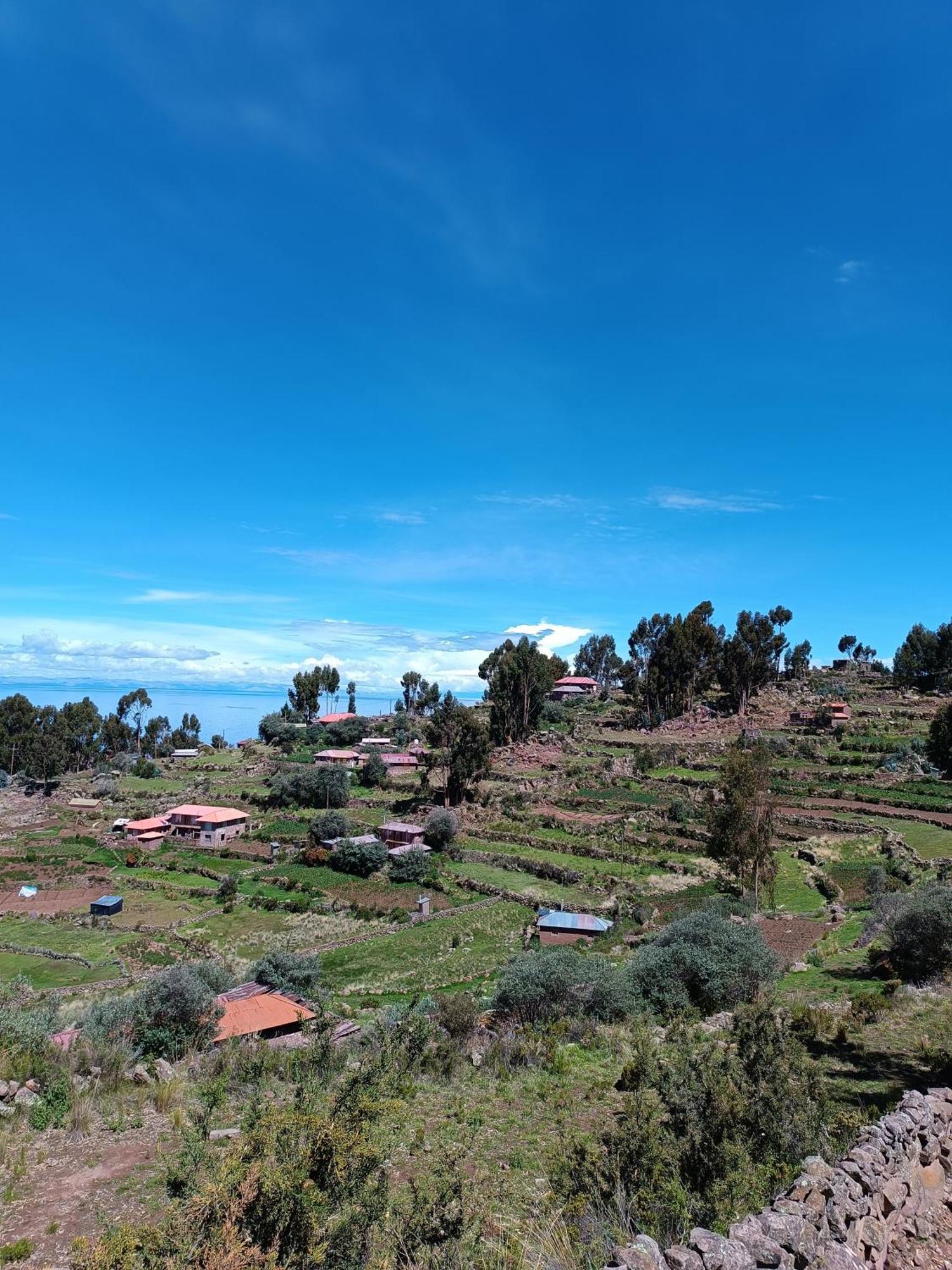 Hotel Taquile Familia Celso Huillanopampa Esterno foto