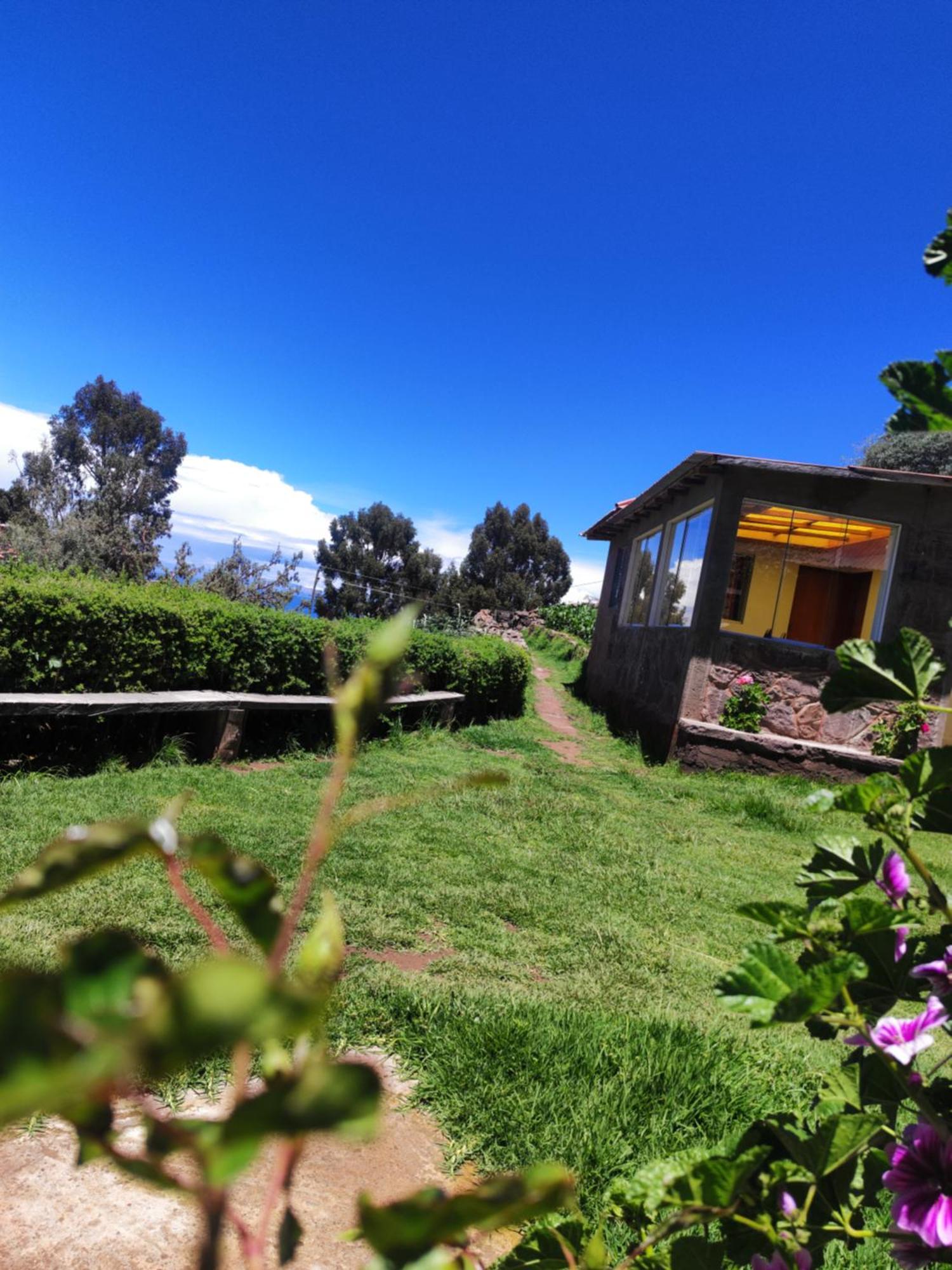 Hotel Taquile Familia Celso Huillanopampa Esterno foto
