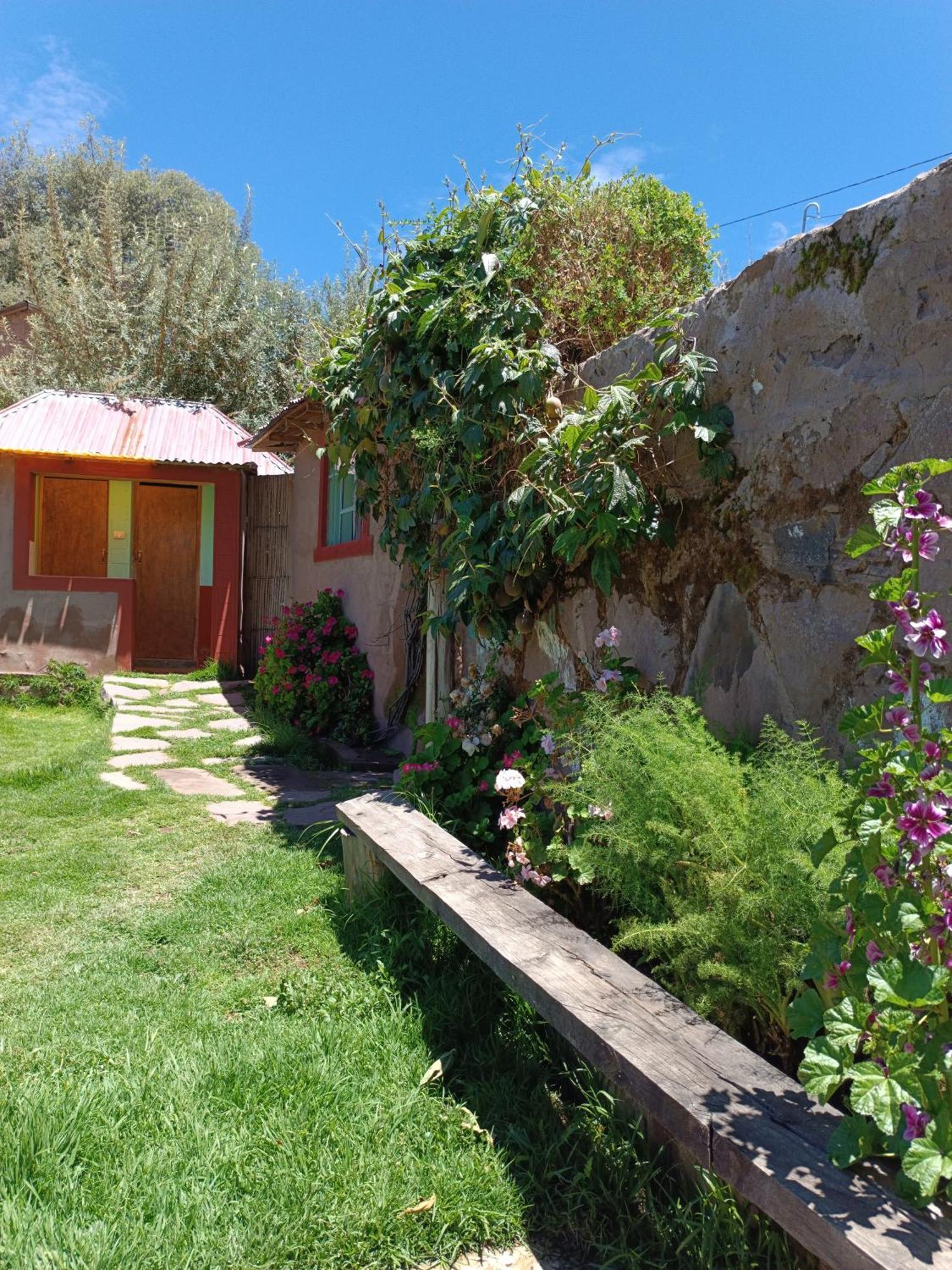 Hotel Taquile Familia Celso Huillanopampa Esterno foto